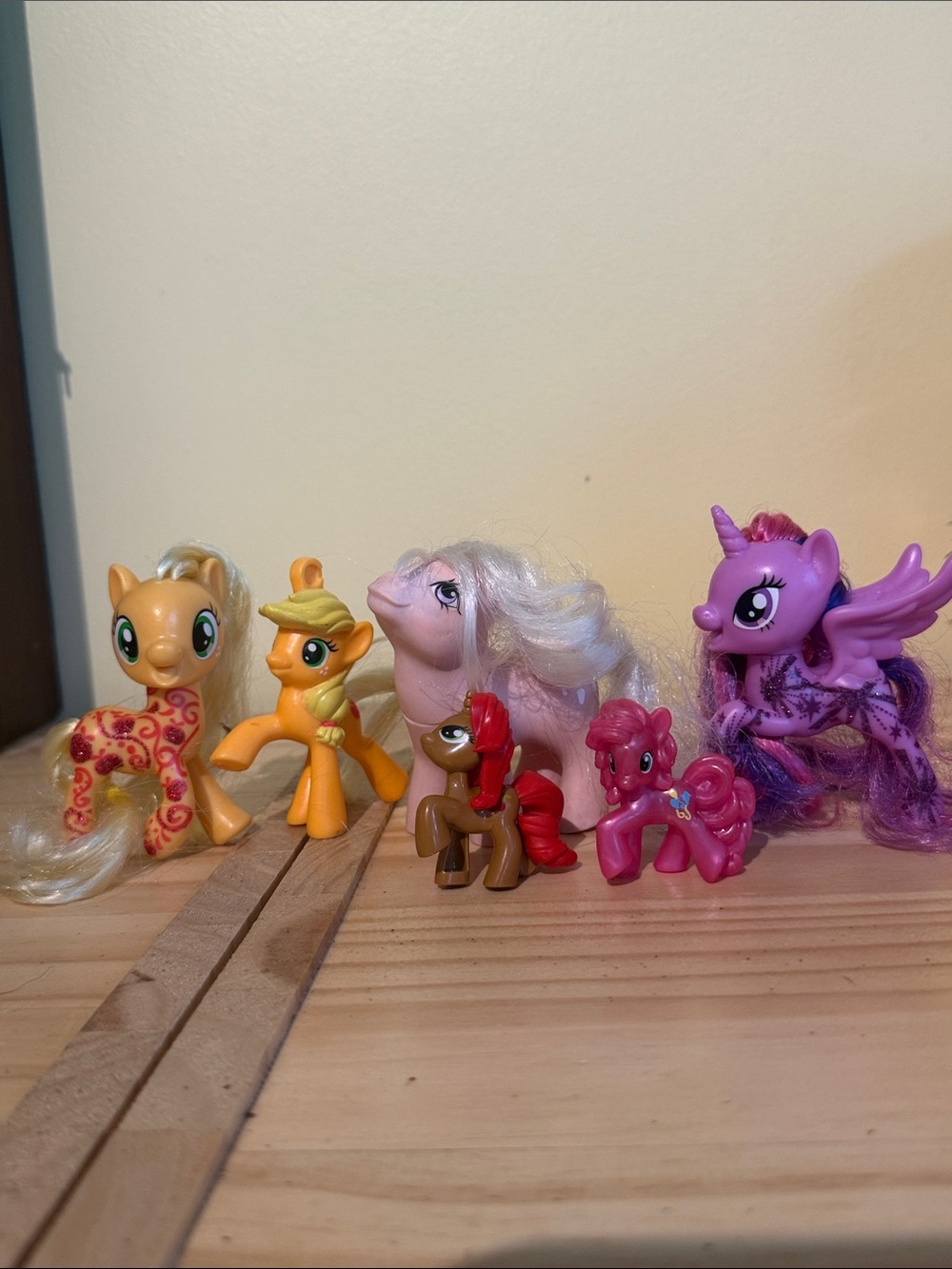 My Little Pony Assorted Mini Figures - Pink, Purple, Yellow, Orange, Brown